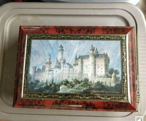 Schloss Neuschwanstein German 1998 Vintage Cookie Tin